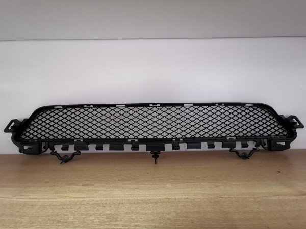 汽车前进气格栅注塑件